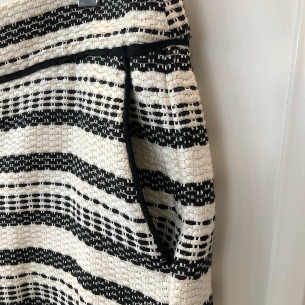NWOT Loft Riviera Short. - Picture 4 of 5